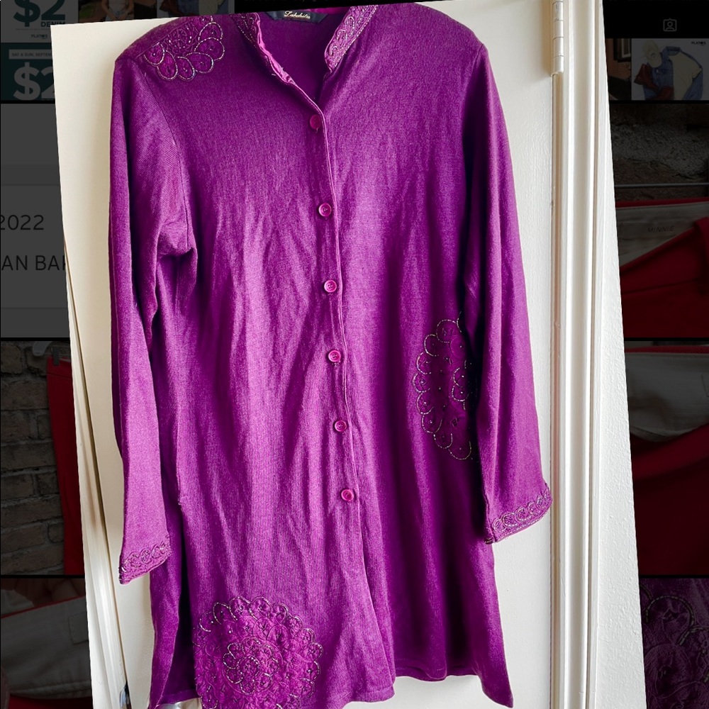 Purple sweater with buttons size M-L